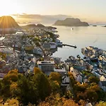 Nordic Nook - Modern Getaway * オーレスン