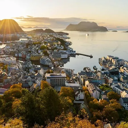 Nordic Nook - Modern Getaway * Ålesund
