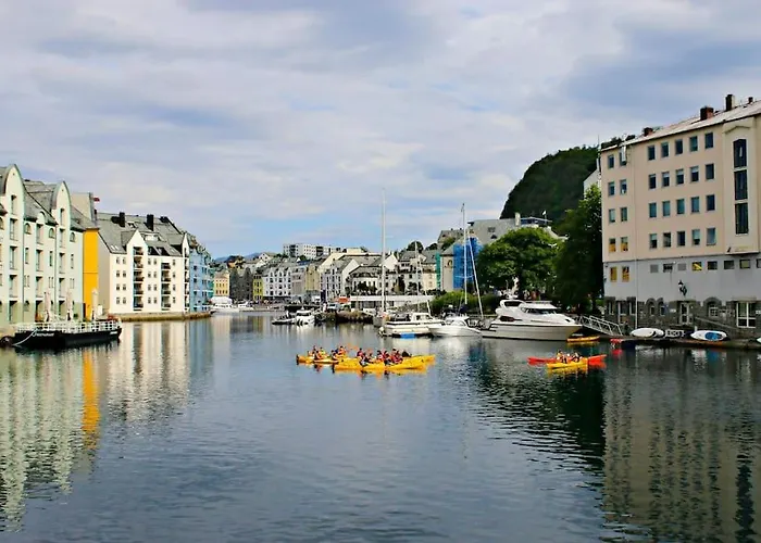 Nordic Nook - Modern Getaway